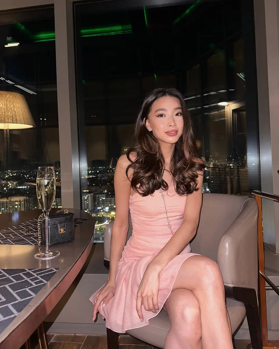 Almagul escort in Hong Kong