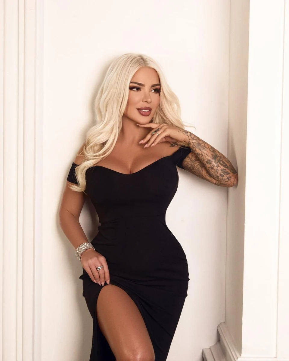 Annet escort in Hong Kong