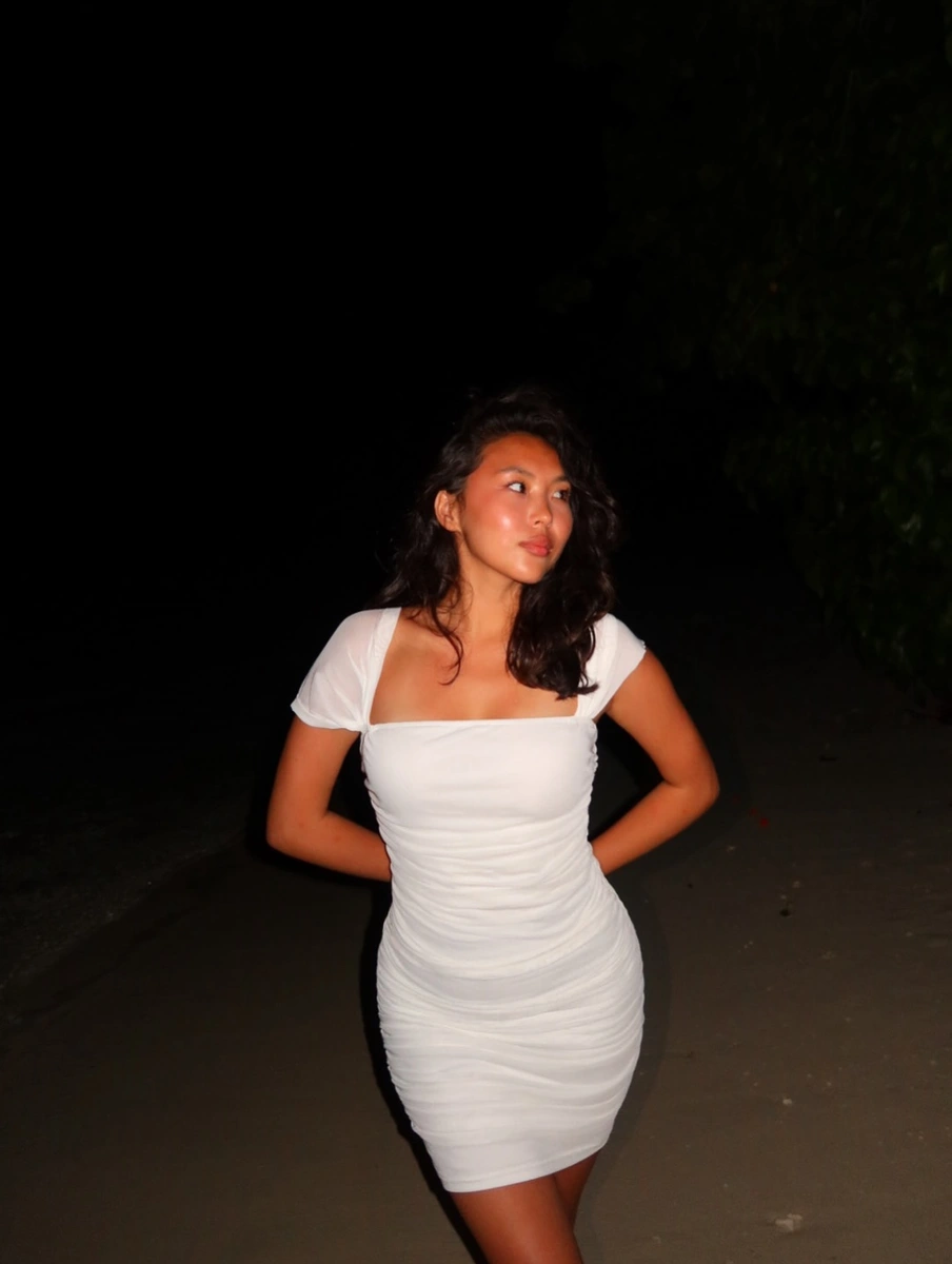 Aruzhan escort in Hong Kong
