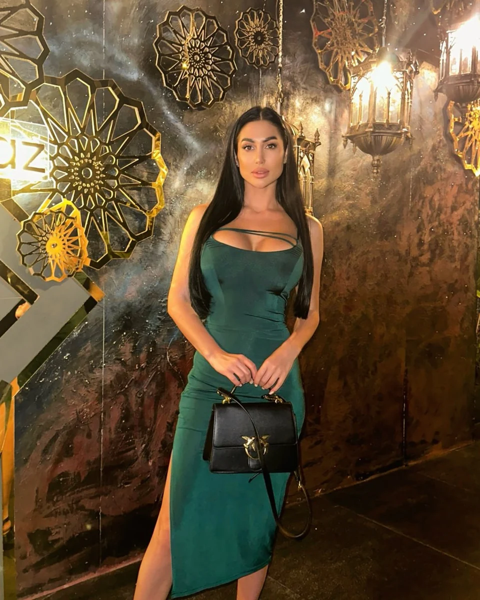 Camilla escort in Hong Kong