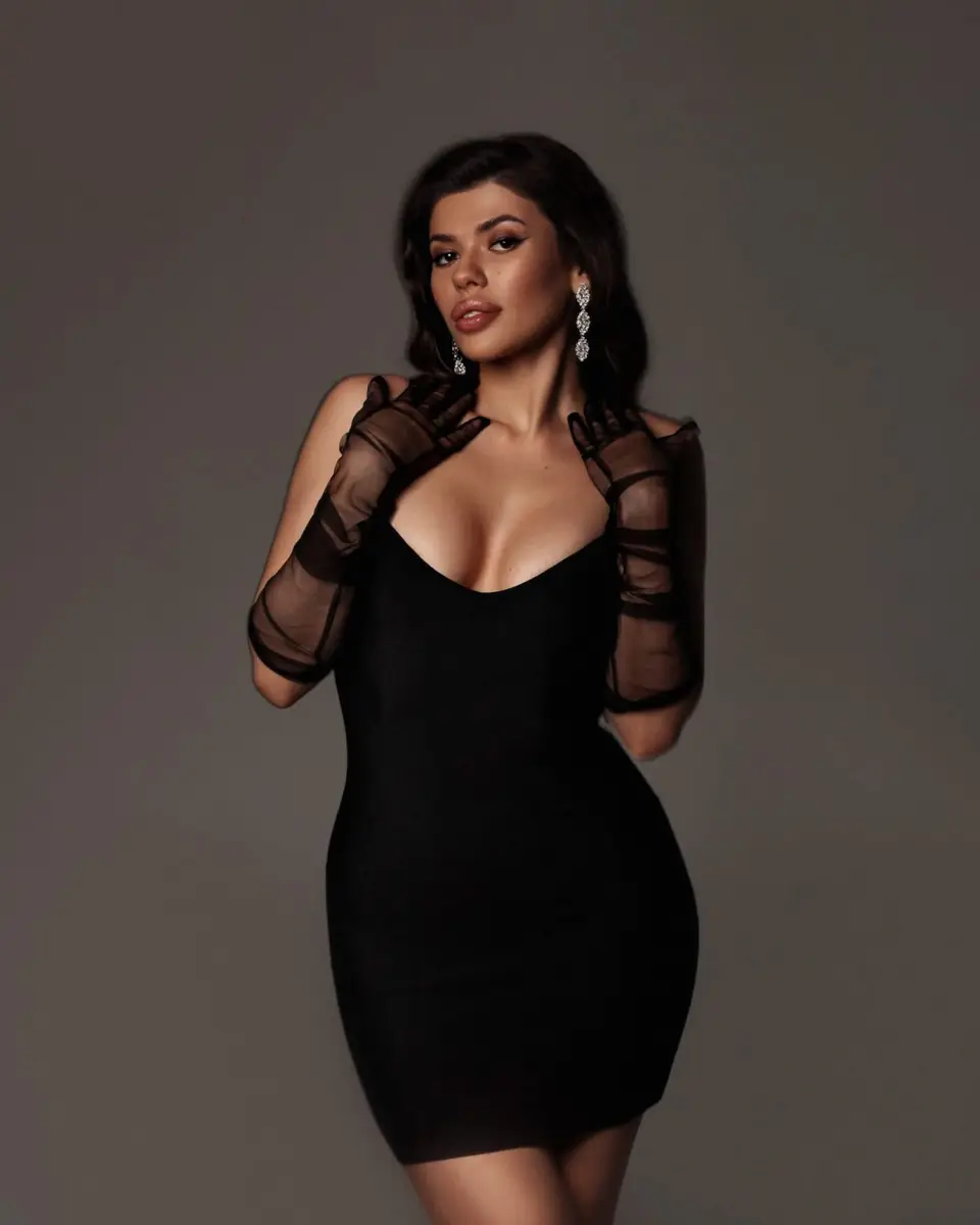 Dasha escort in Hong Kong