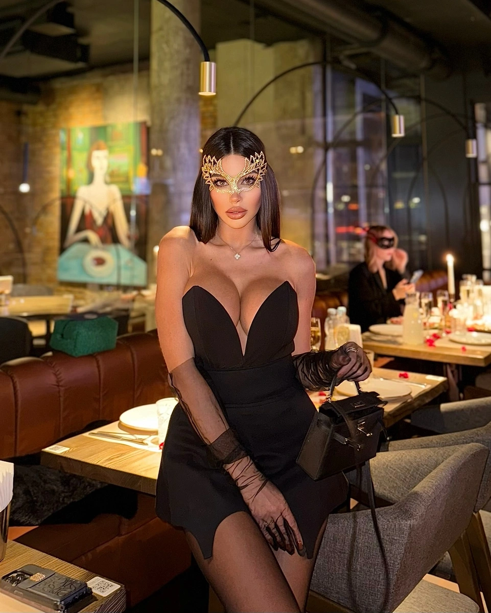Diana escort in Hong Kong