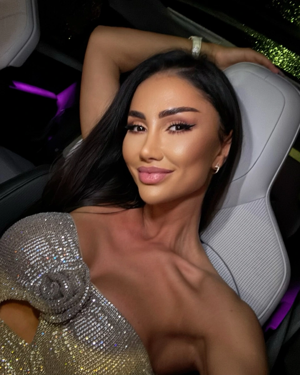 Erika escort in Hong Kong