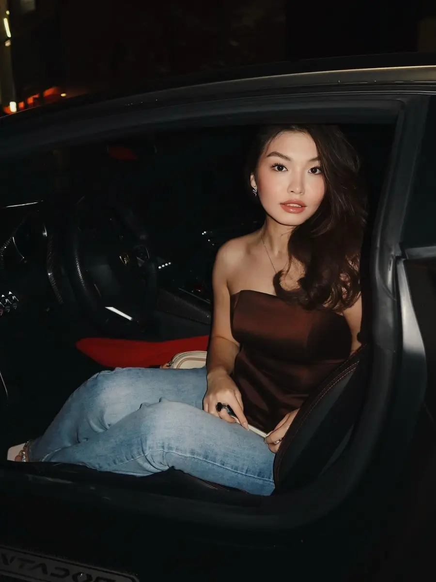 Karina escort in Hong Kong