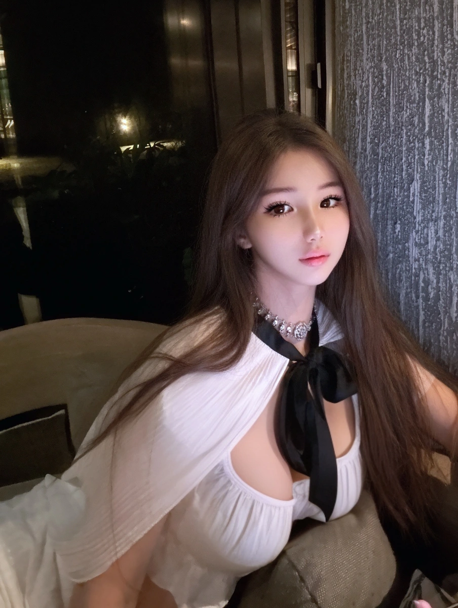 Lin escort in Hong Kong