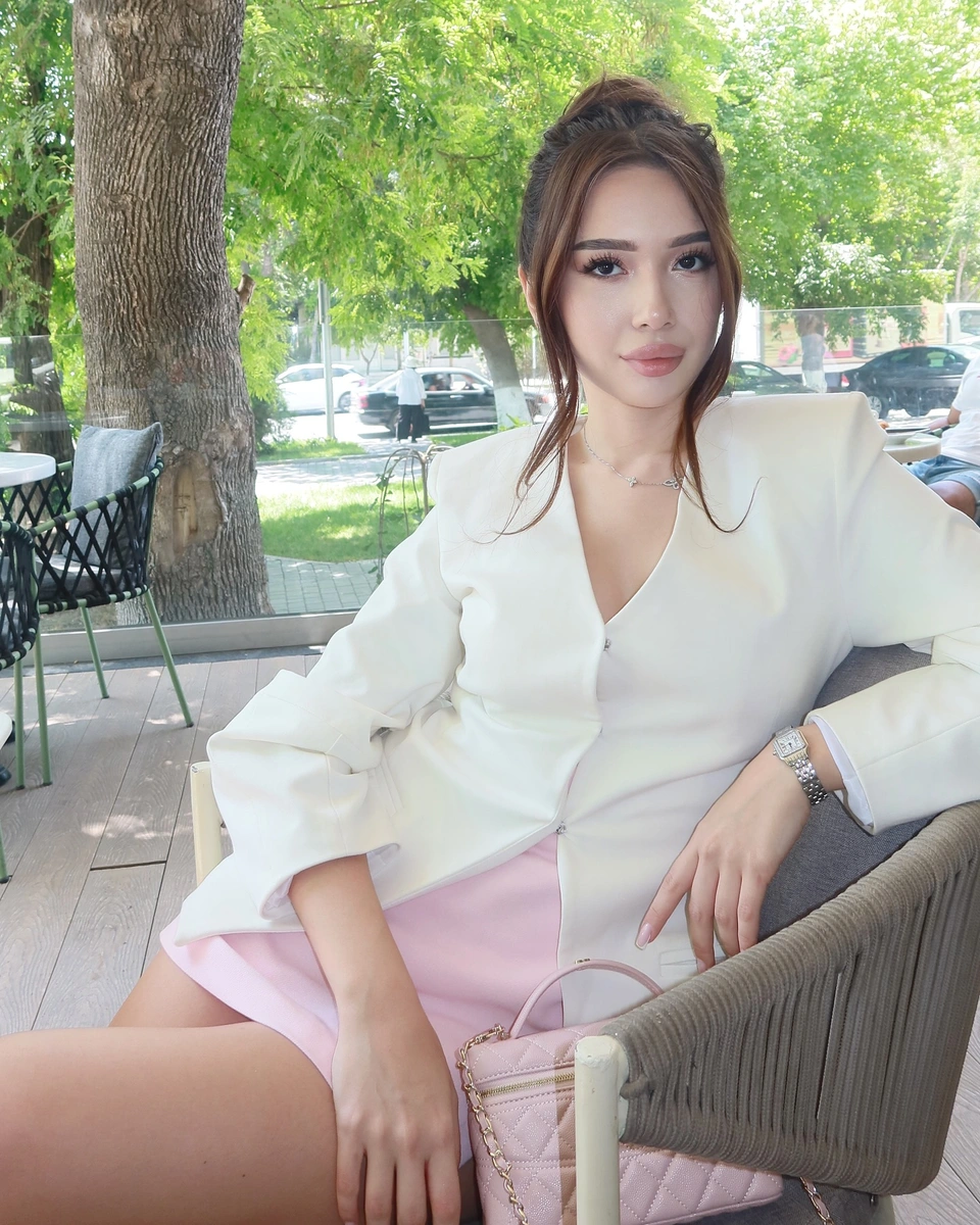Nazym escort in Hong Kong