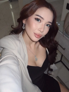 Nazym escort in Hong Kong