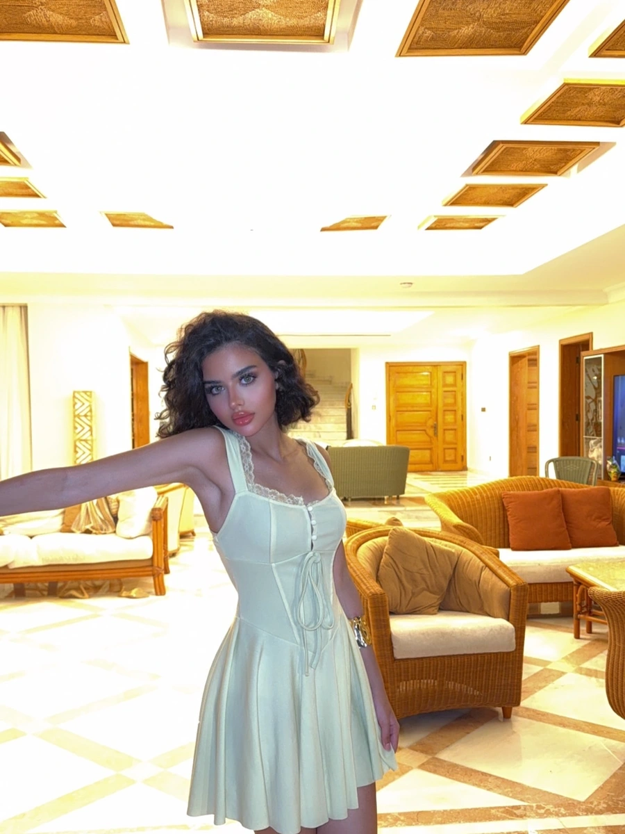 Rosalinda escort in Hong Kong