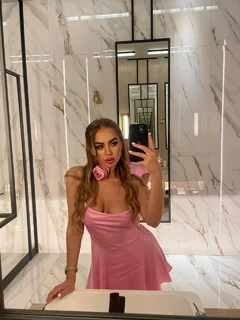Scarlett escort in Hong Kong