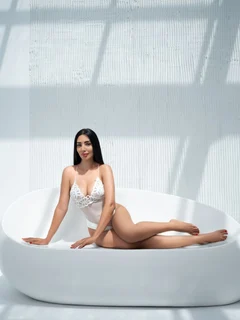 Yasna escort in Hong Kong