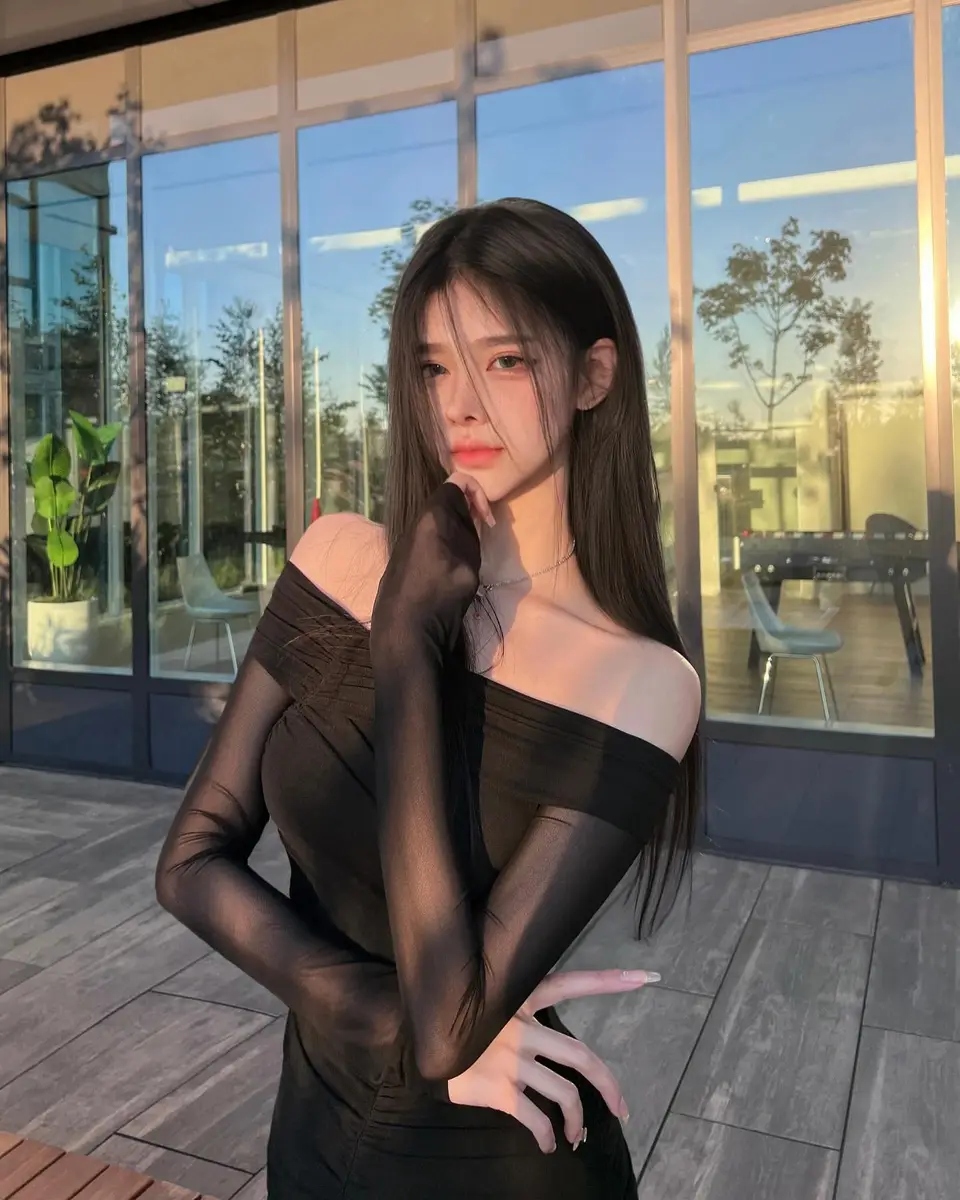 Yuna escort in Hong Kong