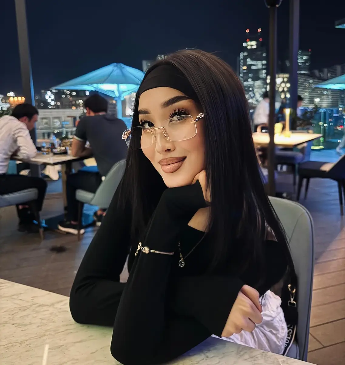Zhanel escort in Hong Kong