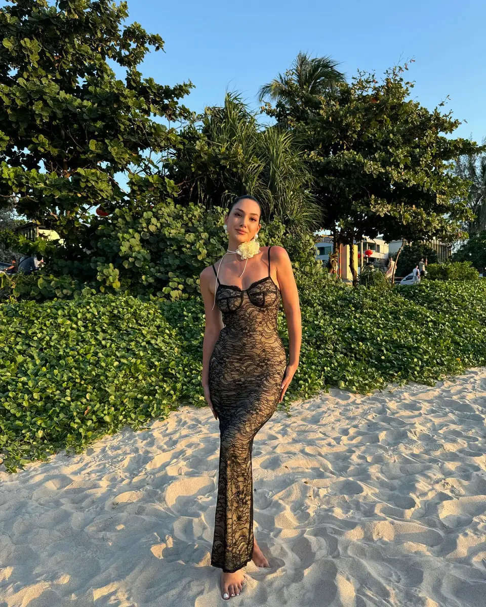 Zhansaya escort in Hong Kong