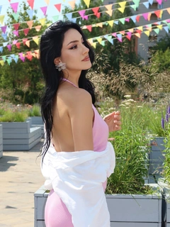 Zhansaya escort in Hong Kong