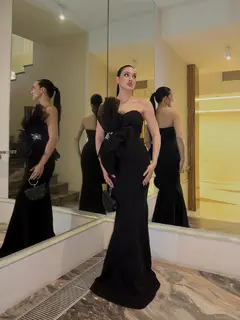 Zhansaya escort in Hong Kong